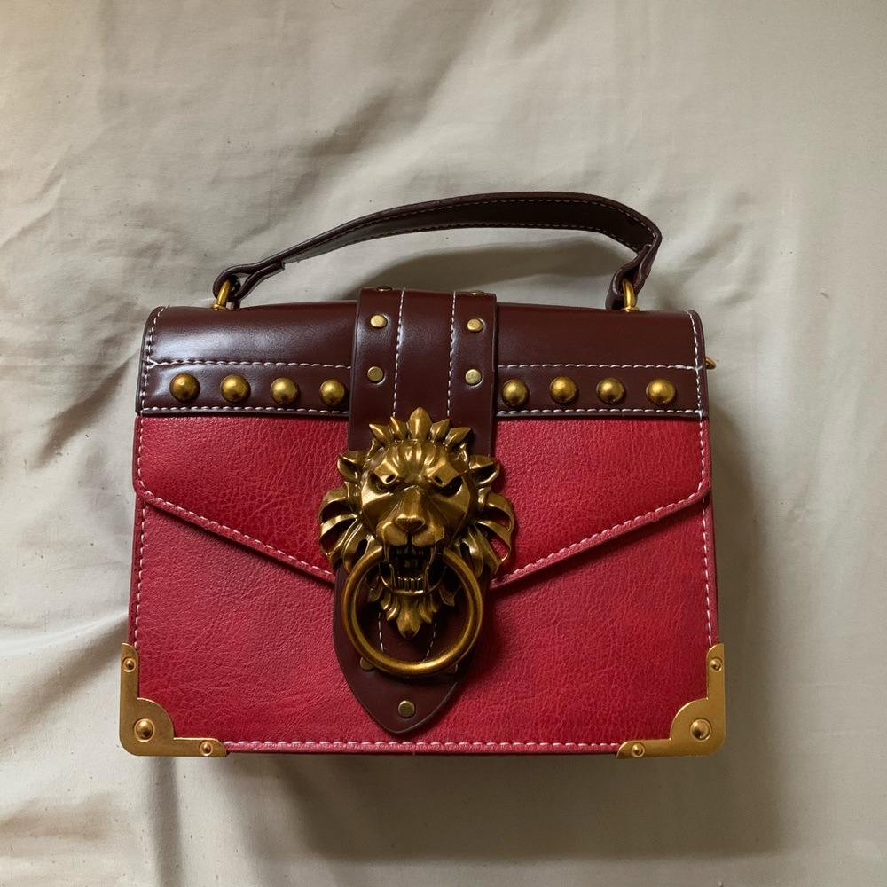 ✨ BNWT GORGEOUS LION PURSE ✨